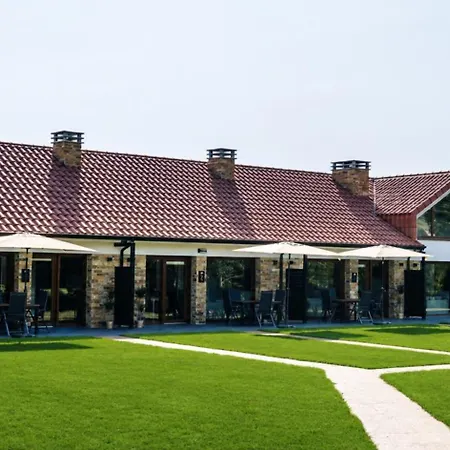 - Con Jardin Y Terraza Privados, Ubicados En Un Santuario Natural Estrategicamente Situados Que Combinan Mar Y Montana Con Comodidades De La Ciudad, Son Tu Base Ideal Conocer Y El Principado De Asturias גיחון